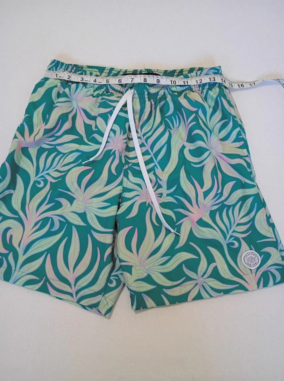 Brooklyn Cloth Kent Avenue volley swim trunks in Sz medium Leafy Tropical Print